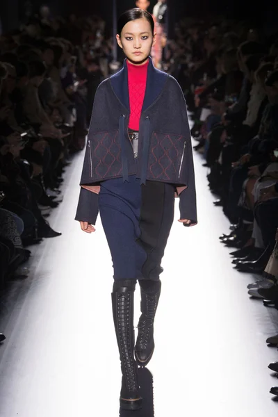 Look 3